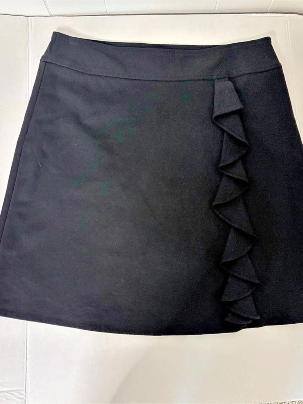 White House Black Market Black Ruffle Mini Skirt Size 10 Like New